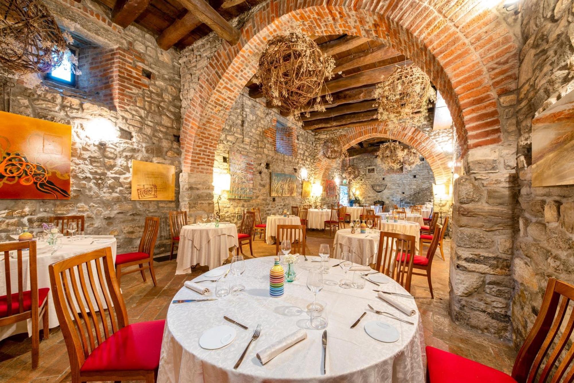 Relais & Spa Castello Di Casiglio Erba Luaran gambar