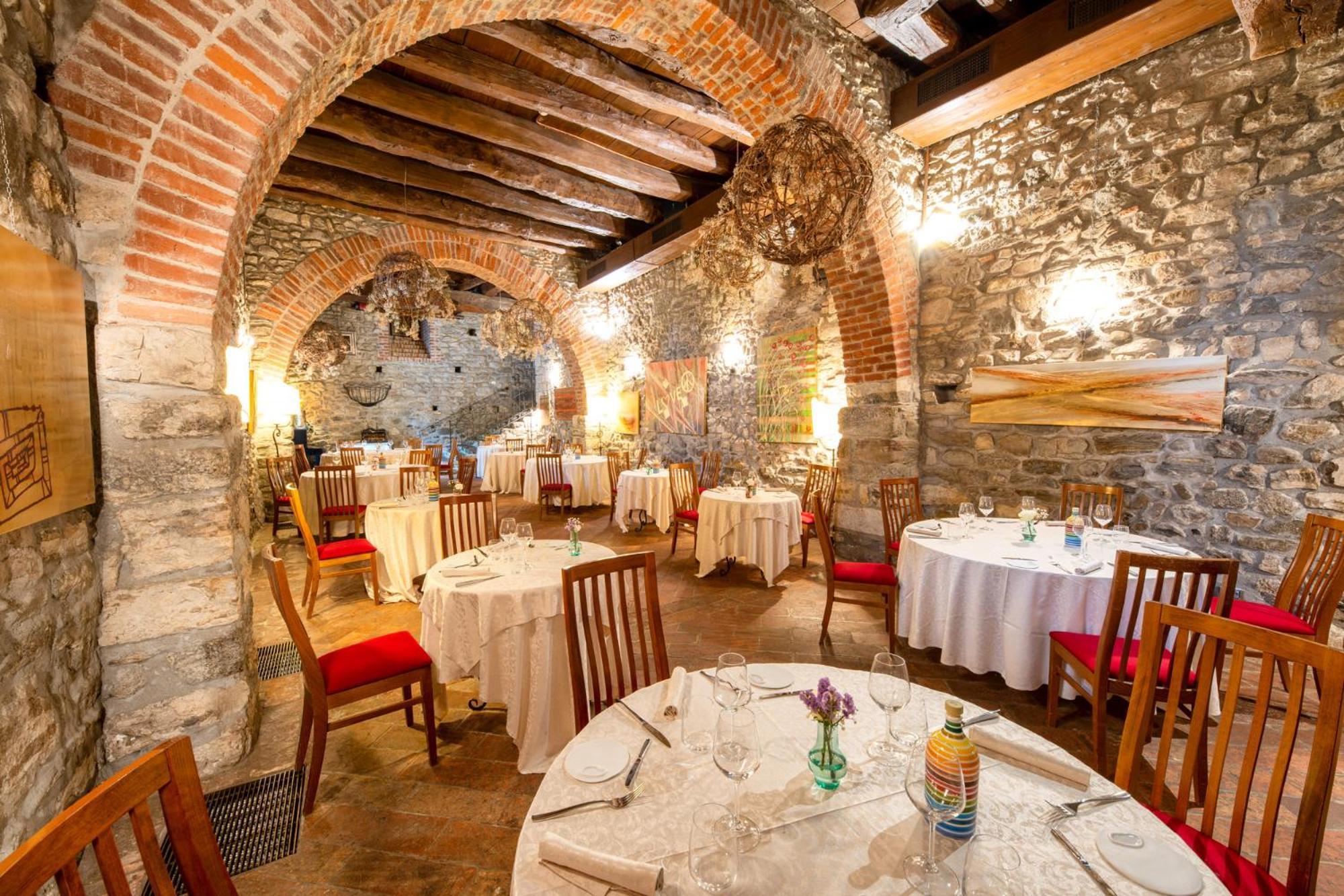 Relais & Spa Castello Di Casiglio Erba Luaran gambar