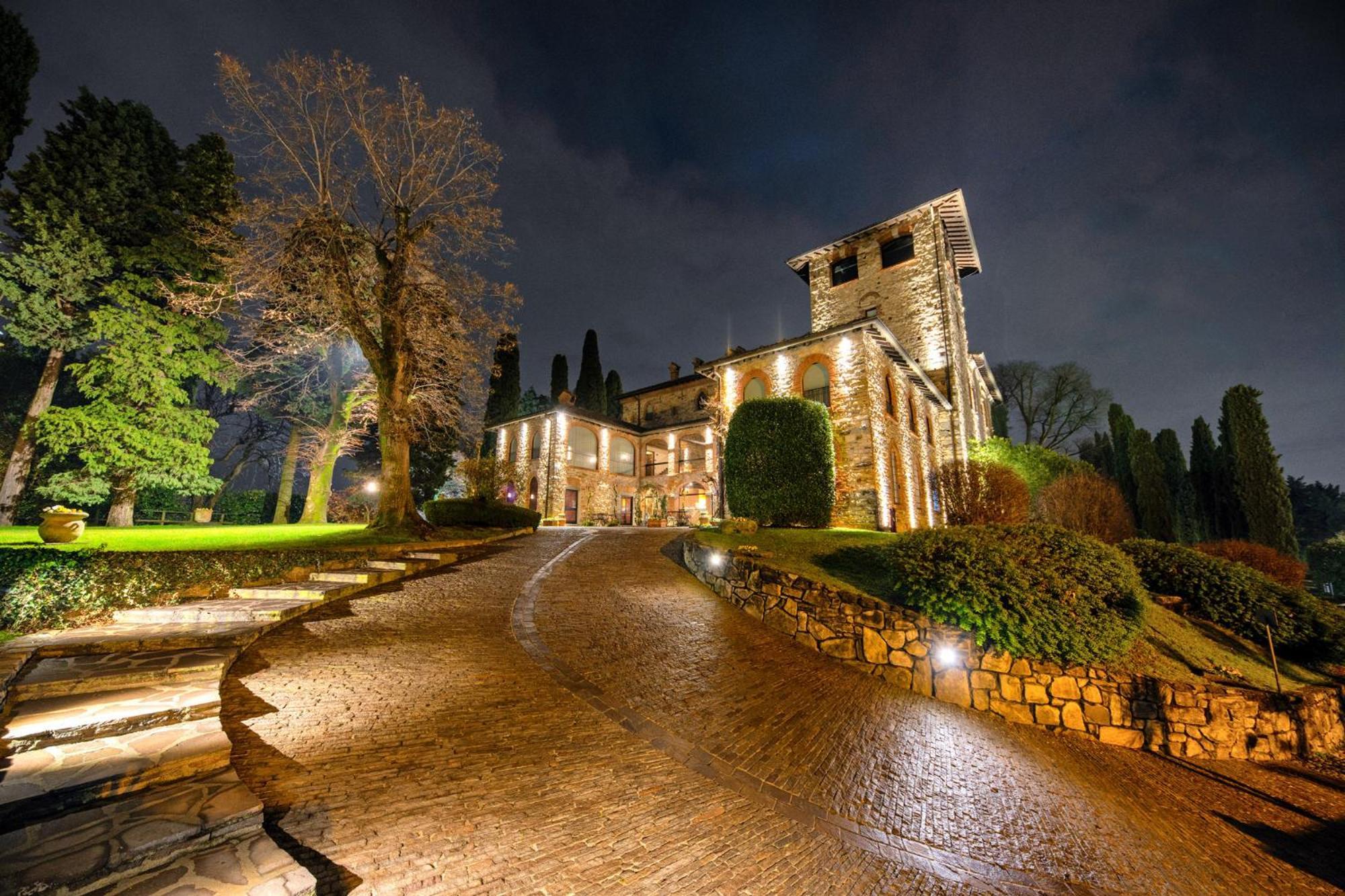 Relais & Spa Castello Di Casiglio Erba Luaran gambar